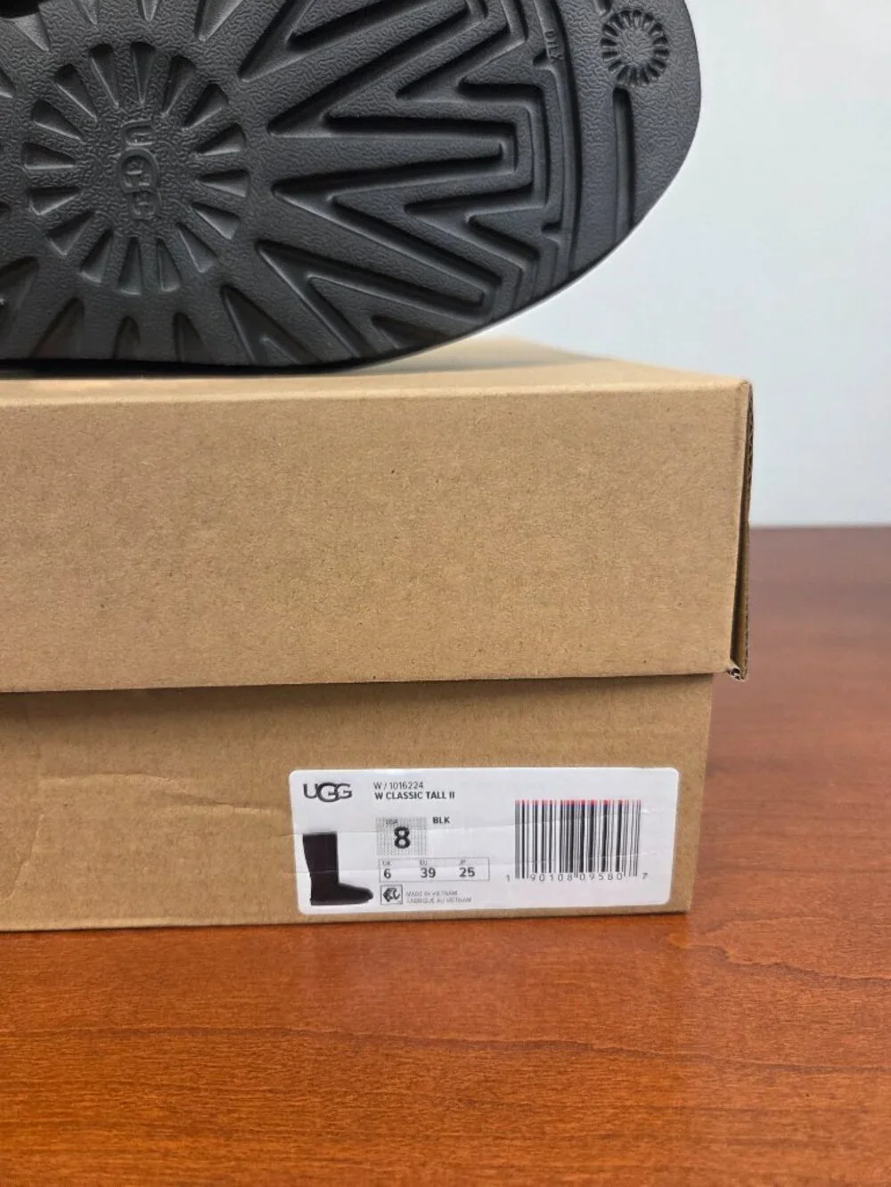 UGG CLASSIC TALL NEW IN BOX WOMEN'S SIZE 7 AND 8 BLACK BOOTS